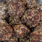 ORGANICZNE KULECZKI OWOCOWO-ORZECHOWE Z FIGAMI, ORZECHAMI WŁOSKIMI I KOKOSEM ORGANICZNE KULECZKI OWOCOWO-ORZECHOWE Z FIGAMI, ORZECHAMI WŁOSKIMI I KOKOSEM